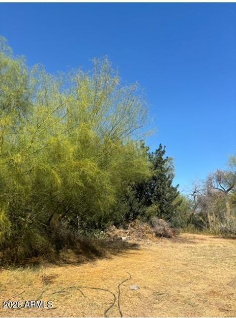 3021 W Orangewood Avenue - Phoenix AZ 85051