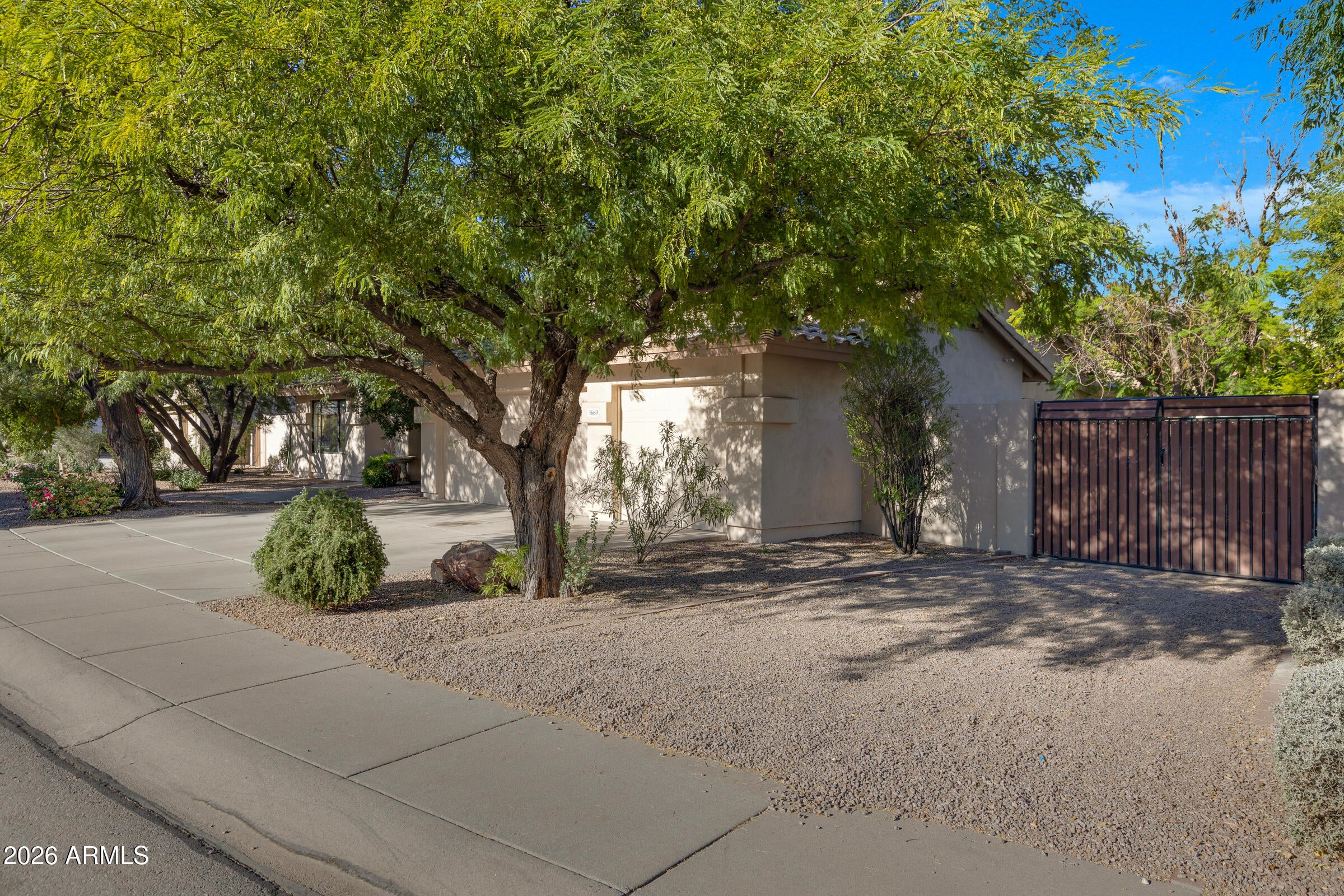 3660 W GOLDEN Lane