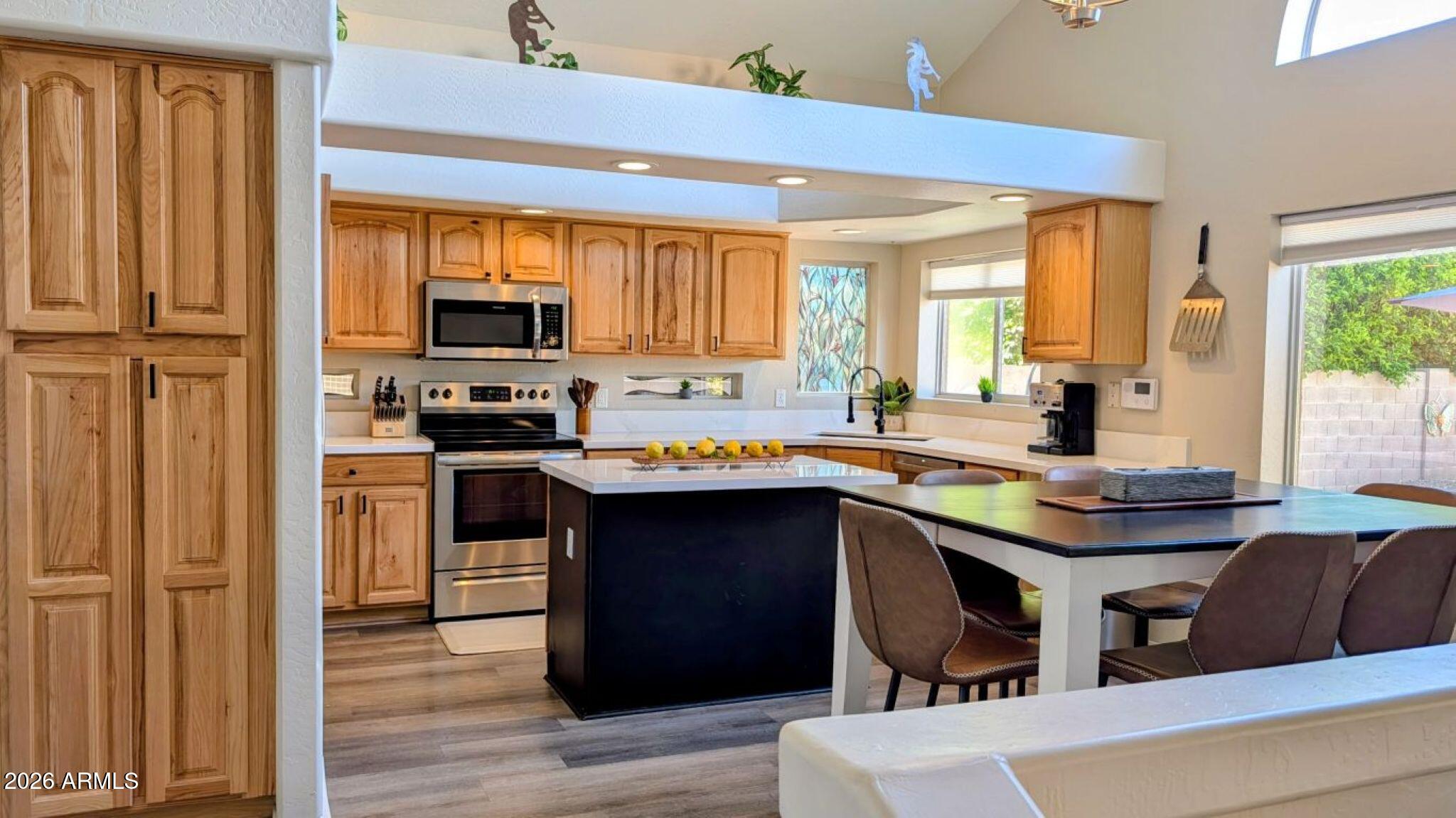 15640 W VENTURA Street