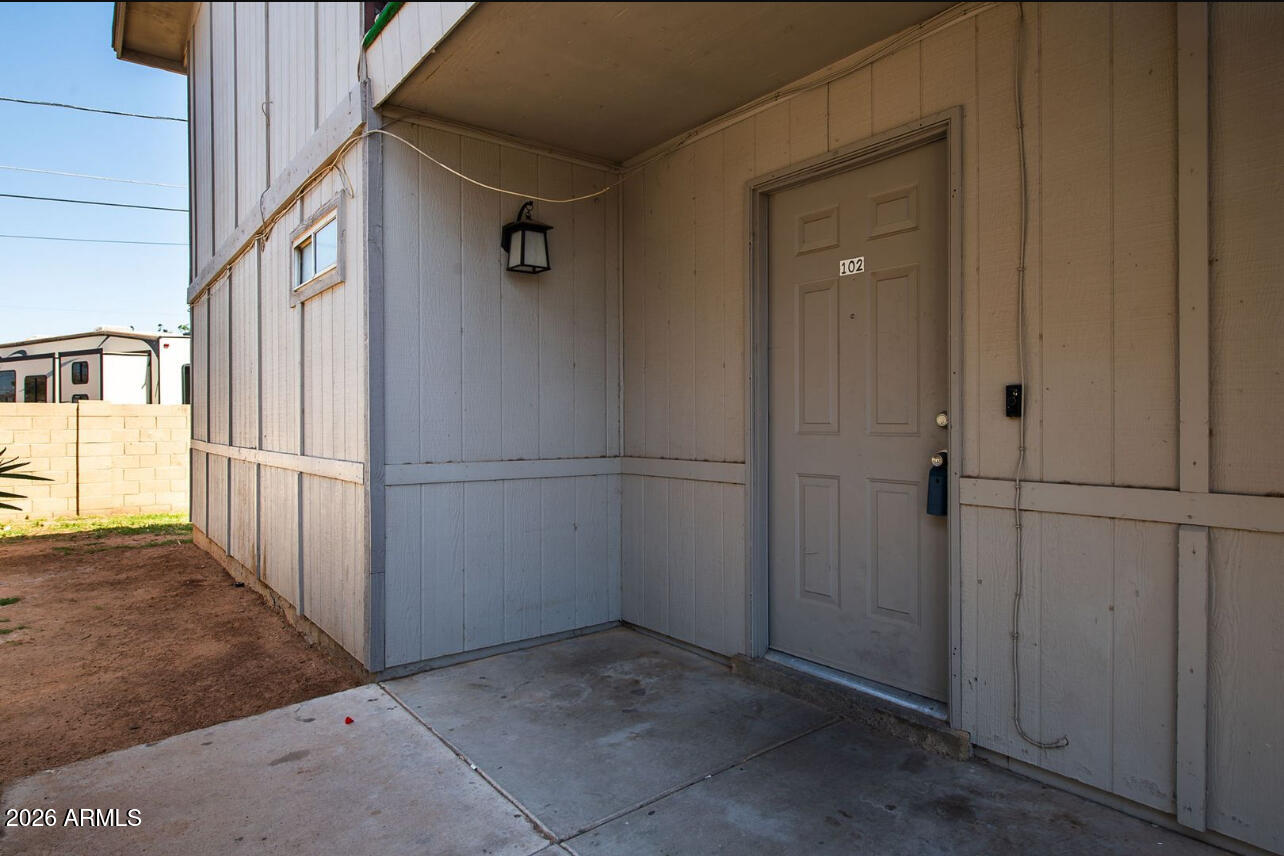 1861 N SPRING --