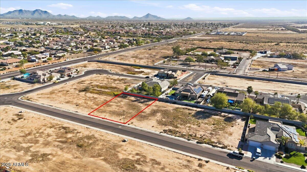 2365 N HORSESHOE Circle 34