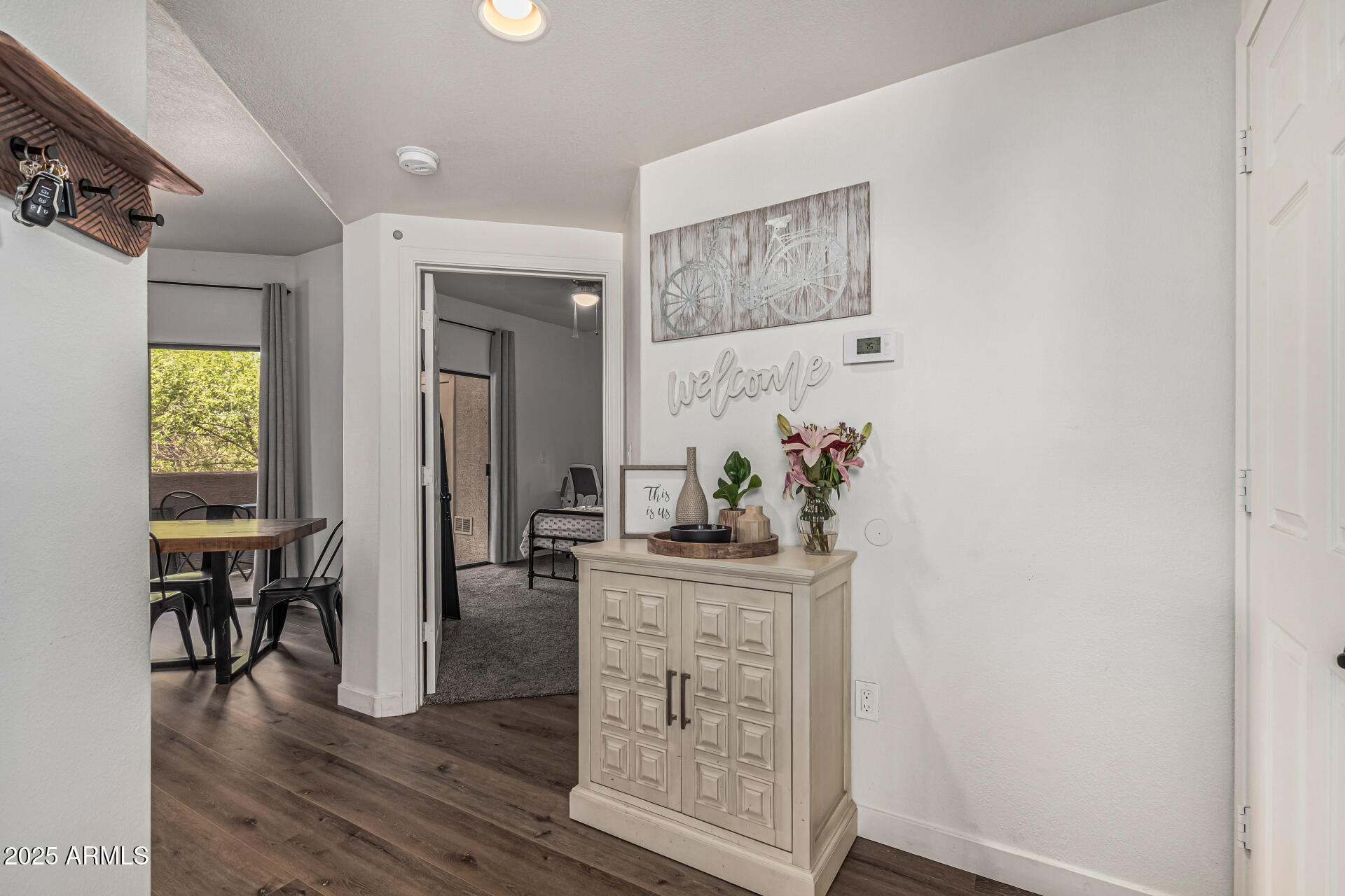 10030 W INDIAN SCHOOL Road 255