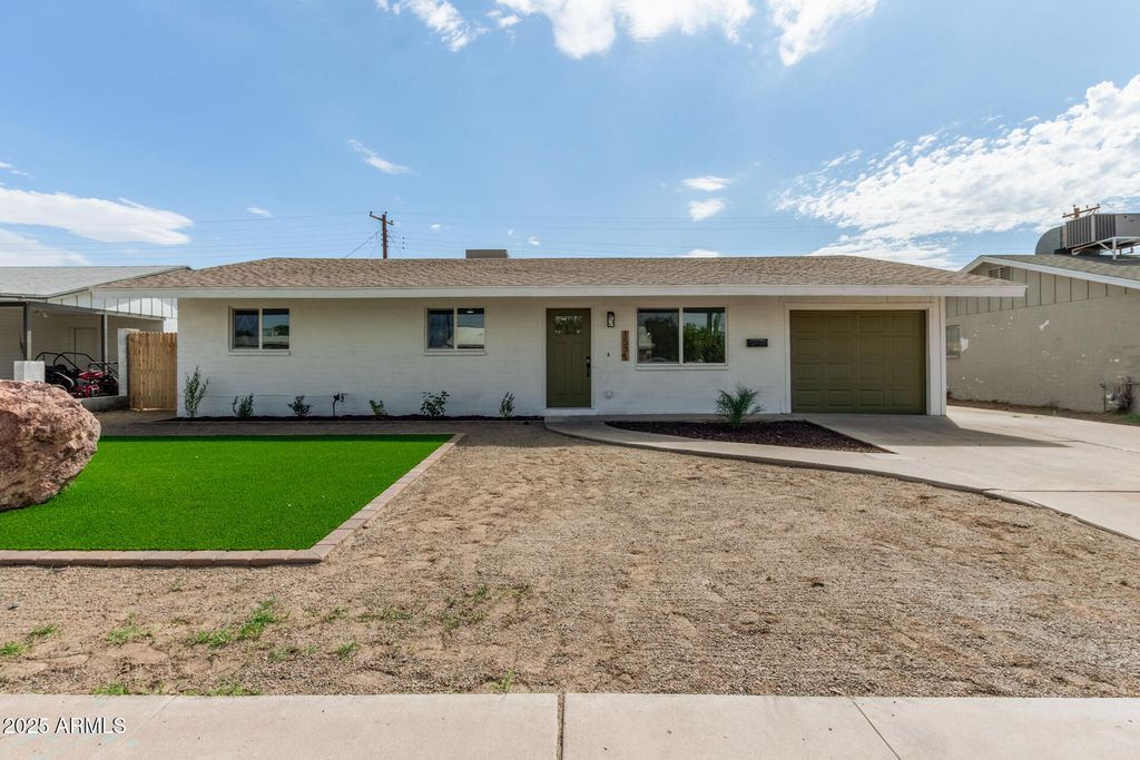 Photo of 1531 W 7th Avenue, Mesa, AZ 85202 (MLS # 6931093)