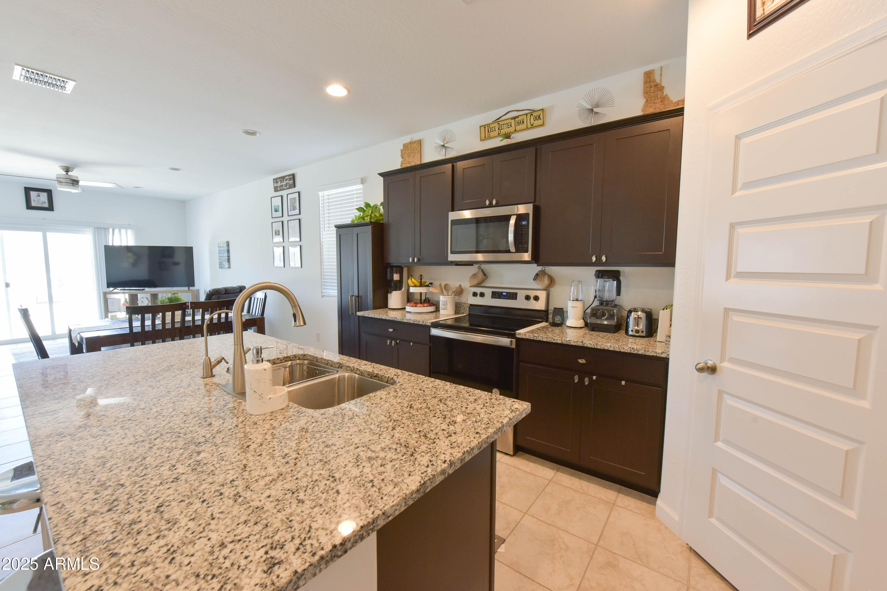 38135 W CANNATARO Lane