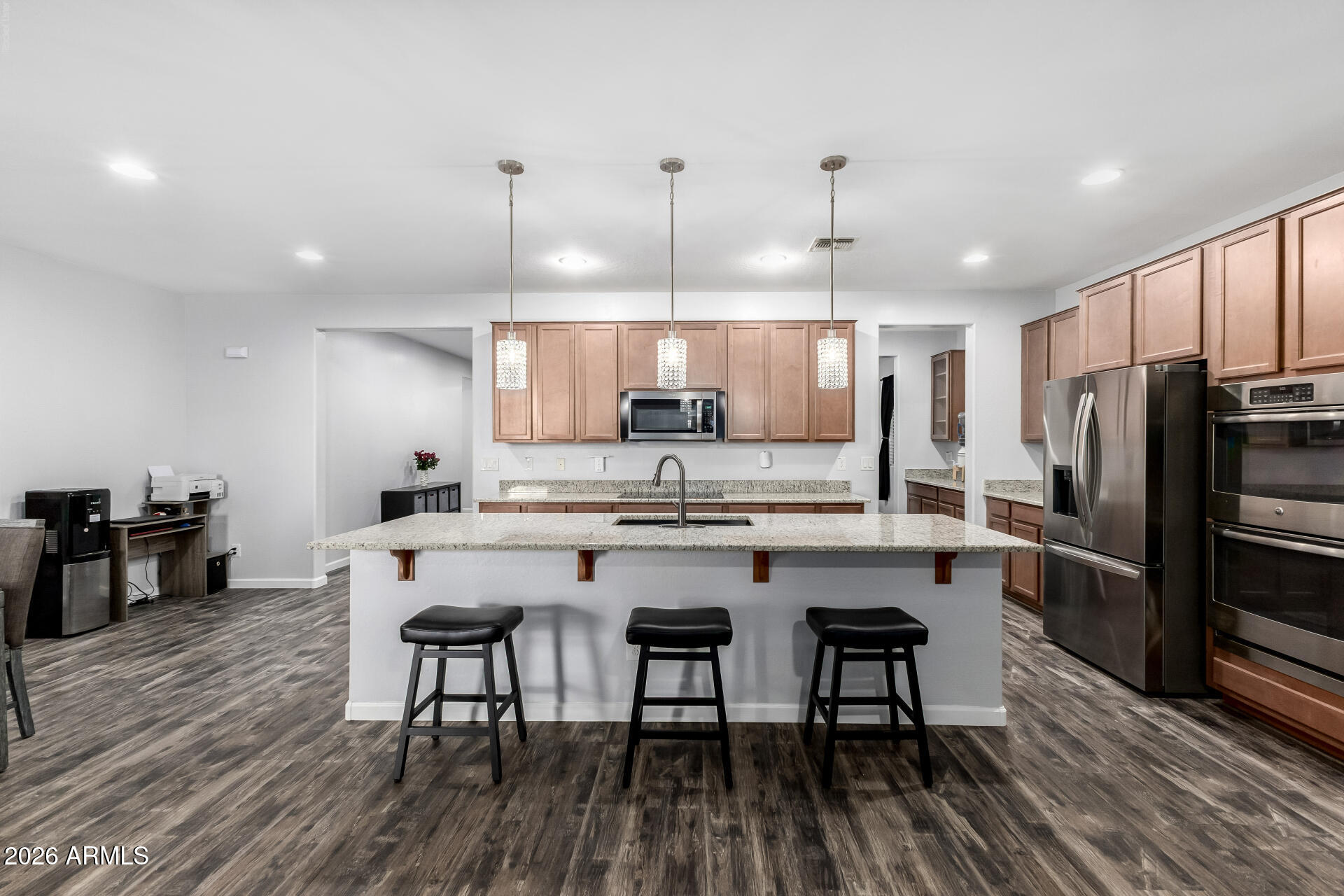 744 W DESERT HOLLOW Drive