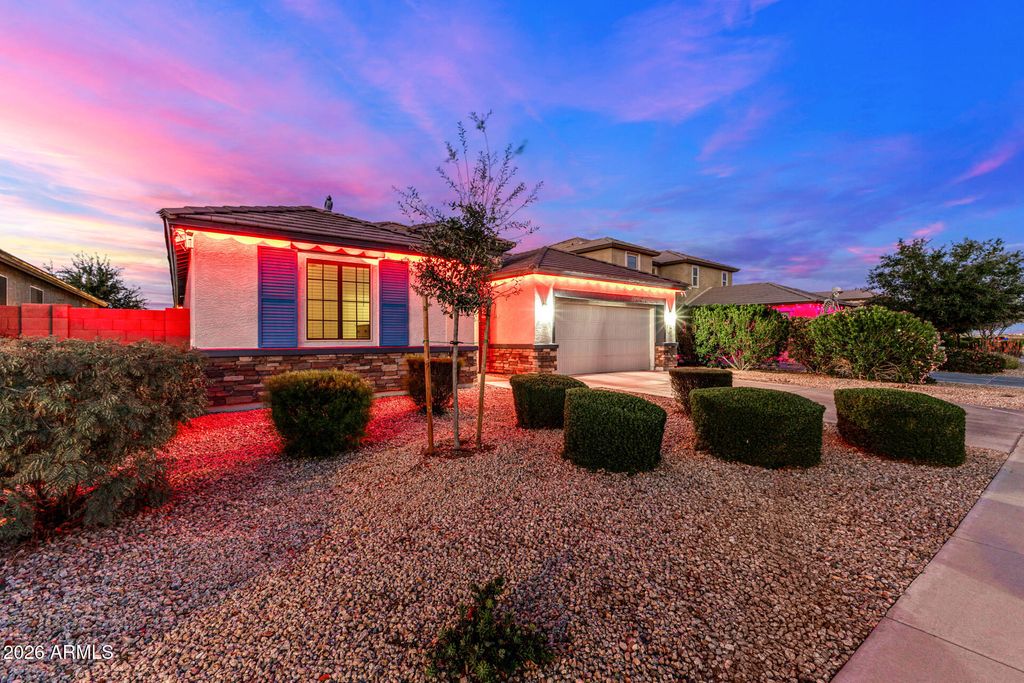 Photo of 744 W Desert Hollow Drive, San Tan Valley, AZ 85143 (MLS # 6986562)