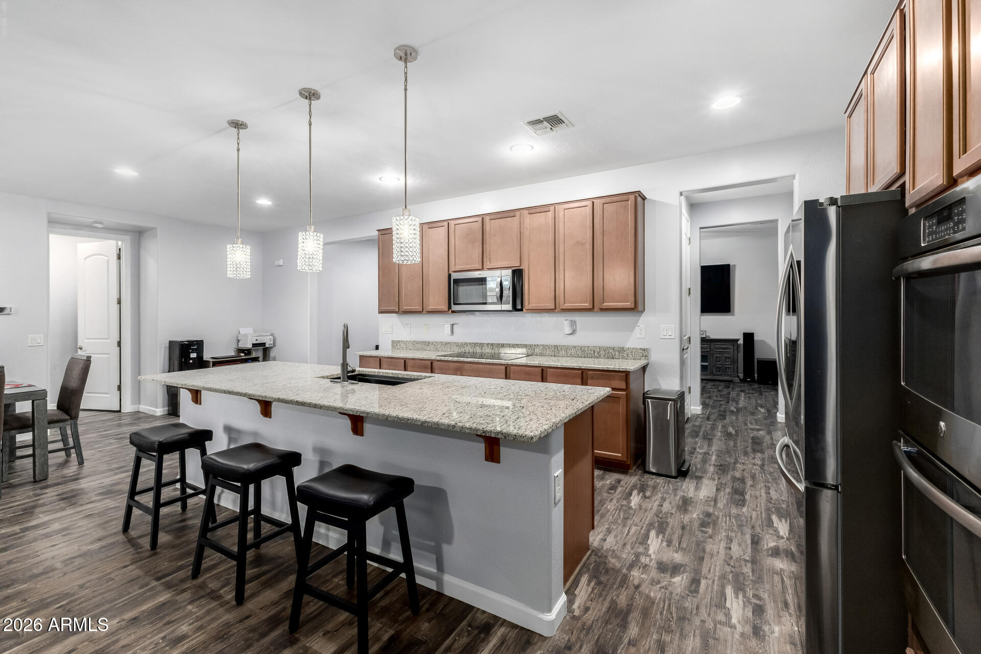 744 W DESERT HOLLOW Drive