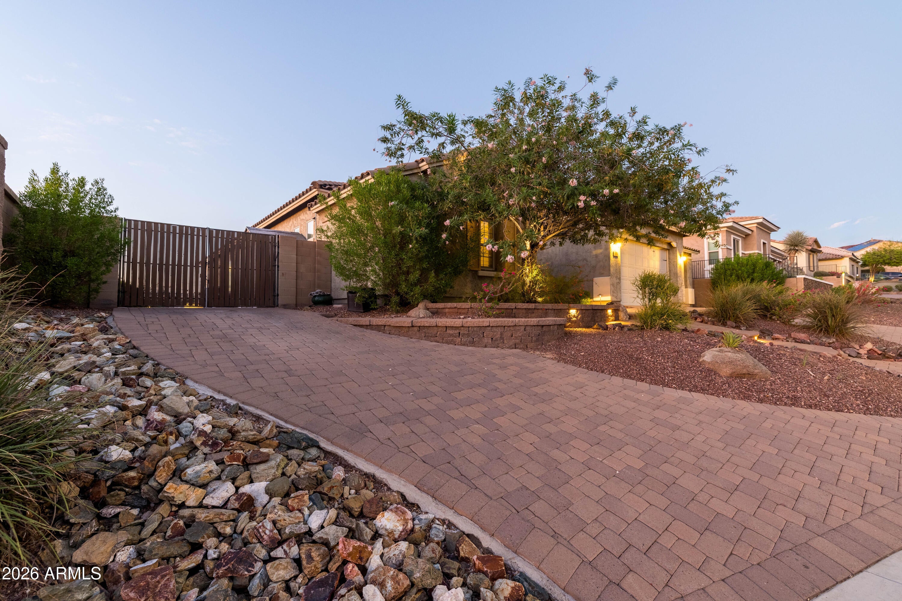 10058 W WHITE FEATHER Lane