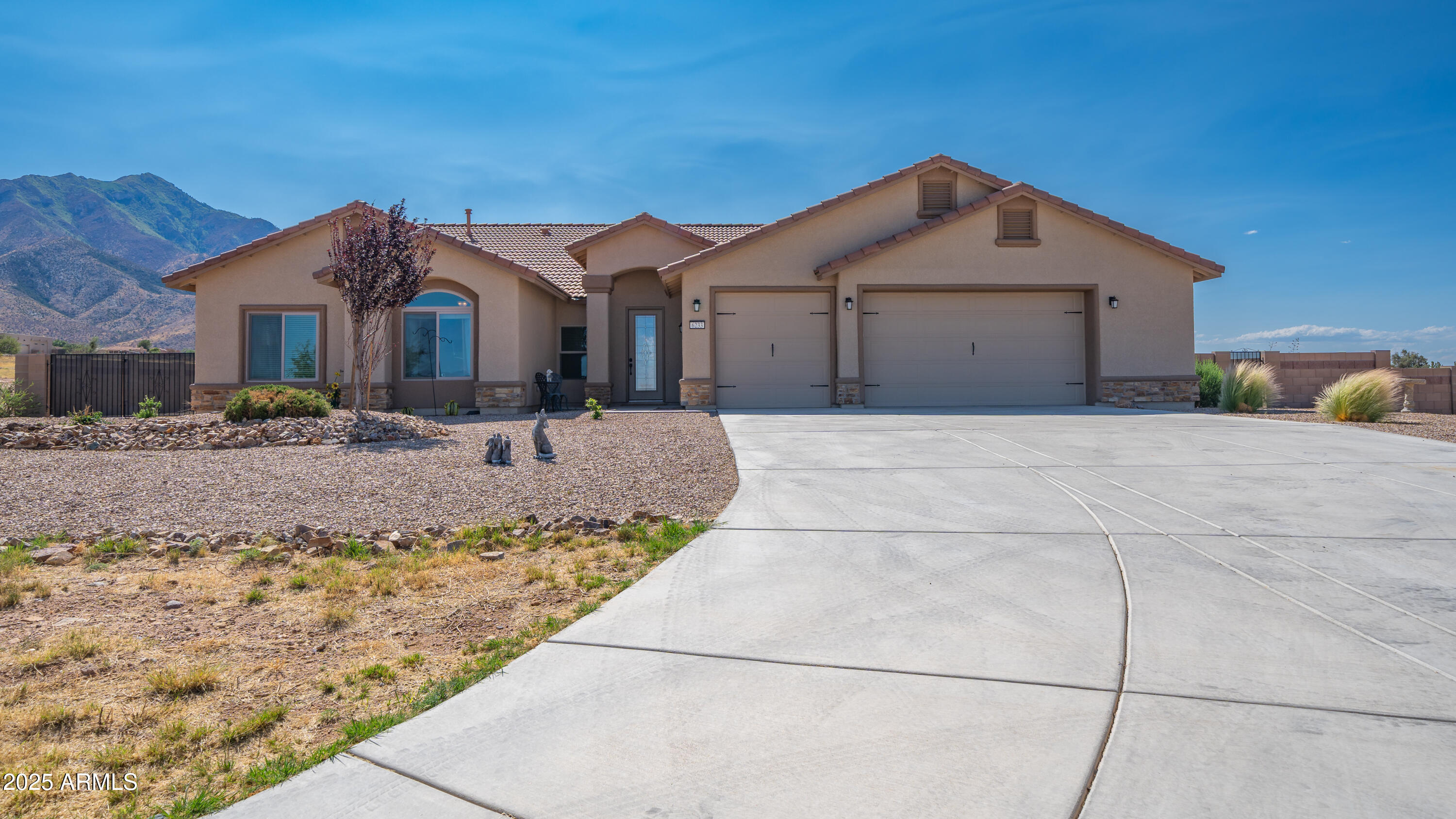 6233 E MOLLY Drive