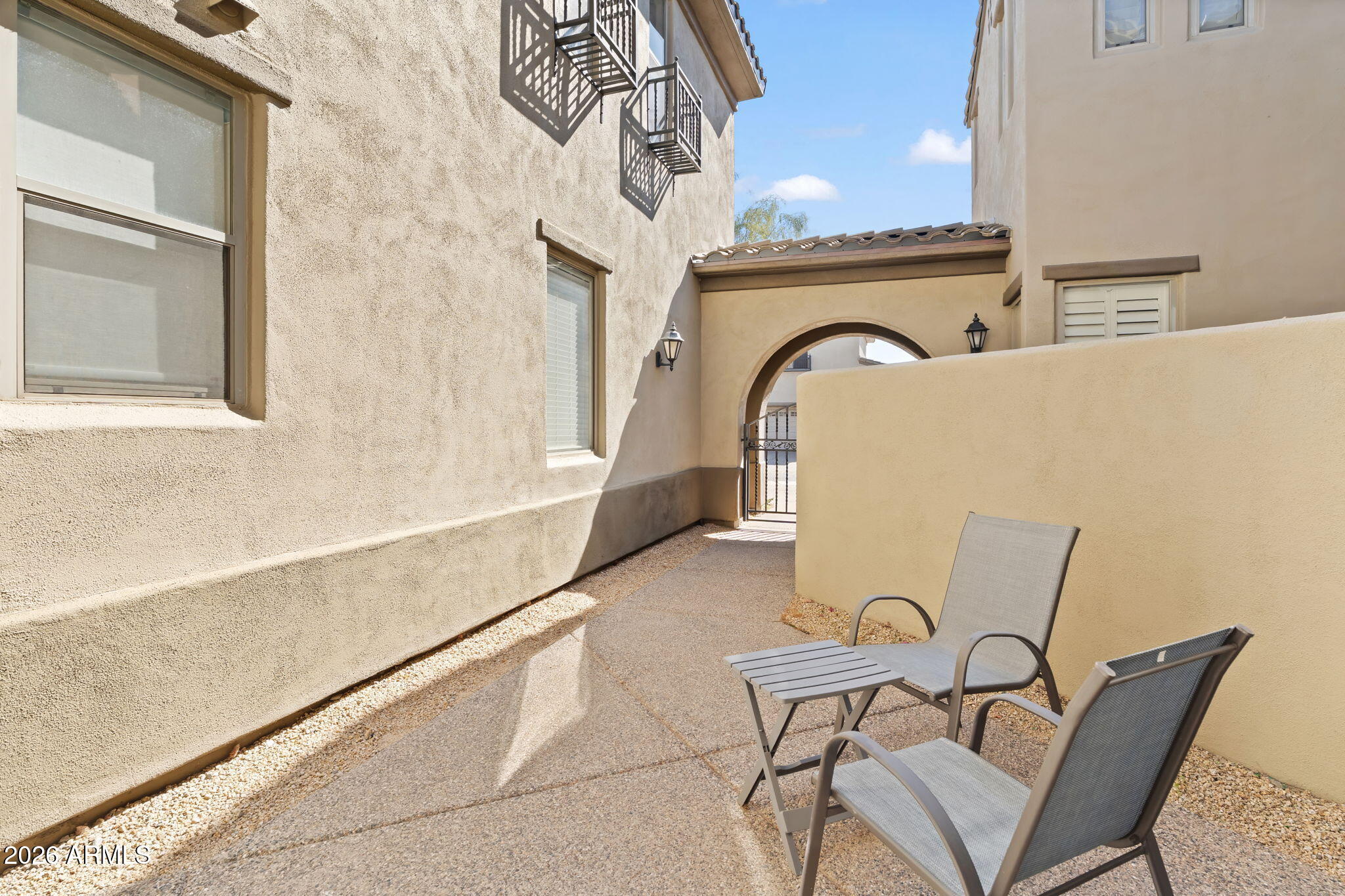 20802 N GRAYHAWK Drive 1018