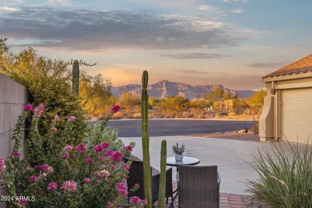 Photo of 10109 E Trailhead Court, Gold Canyon, AZ 85118 (MLS # 6920714)