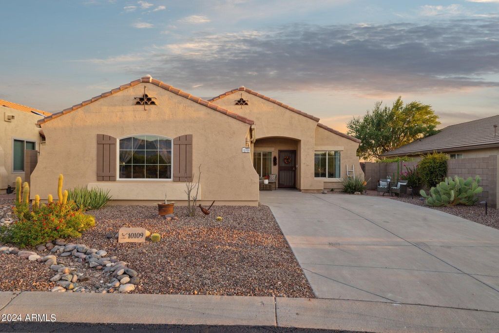 Photo of 10109 E Trailhead Court, Gold Canyon, AZ 85118 (MLS # 6920714)