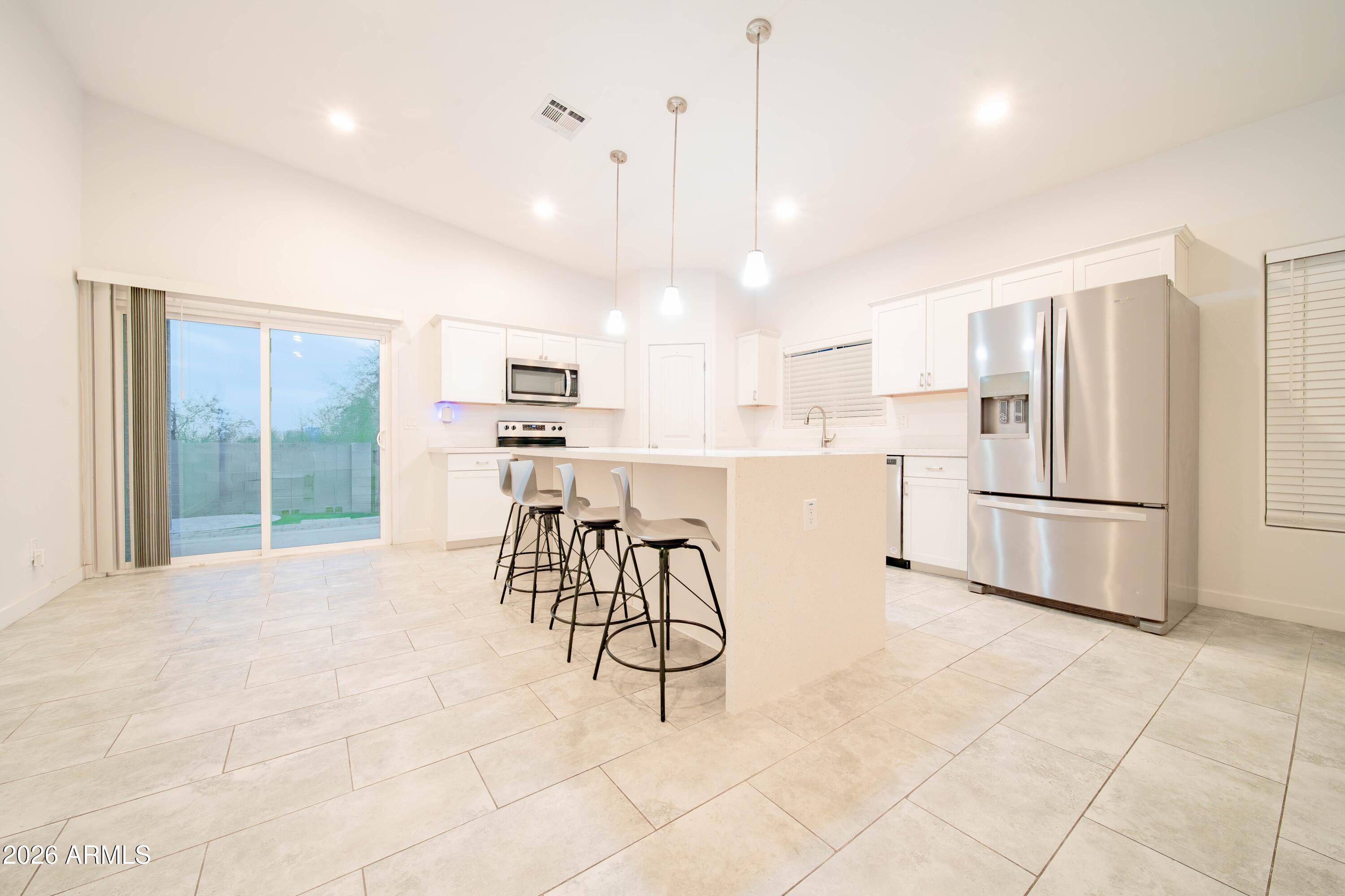 21721 W LAURA Street