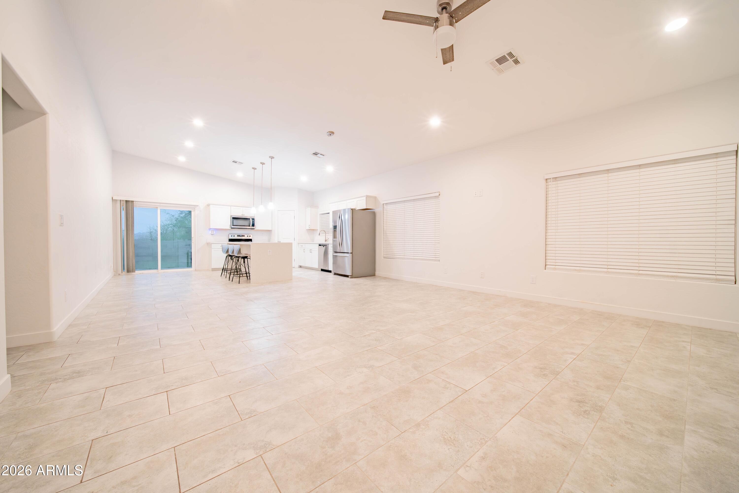 21721 W LAURA Street