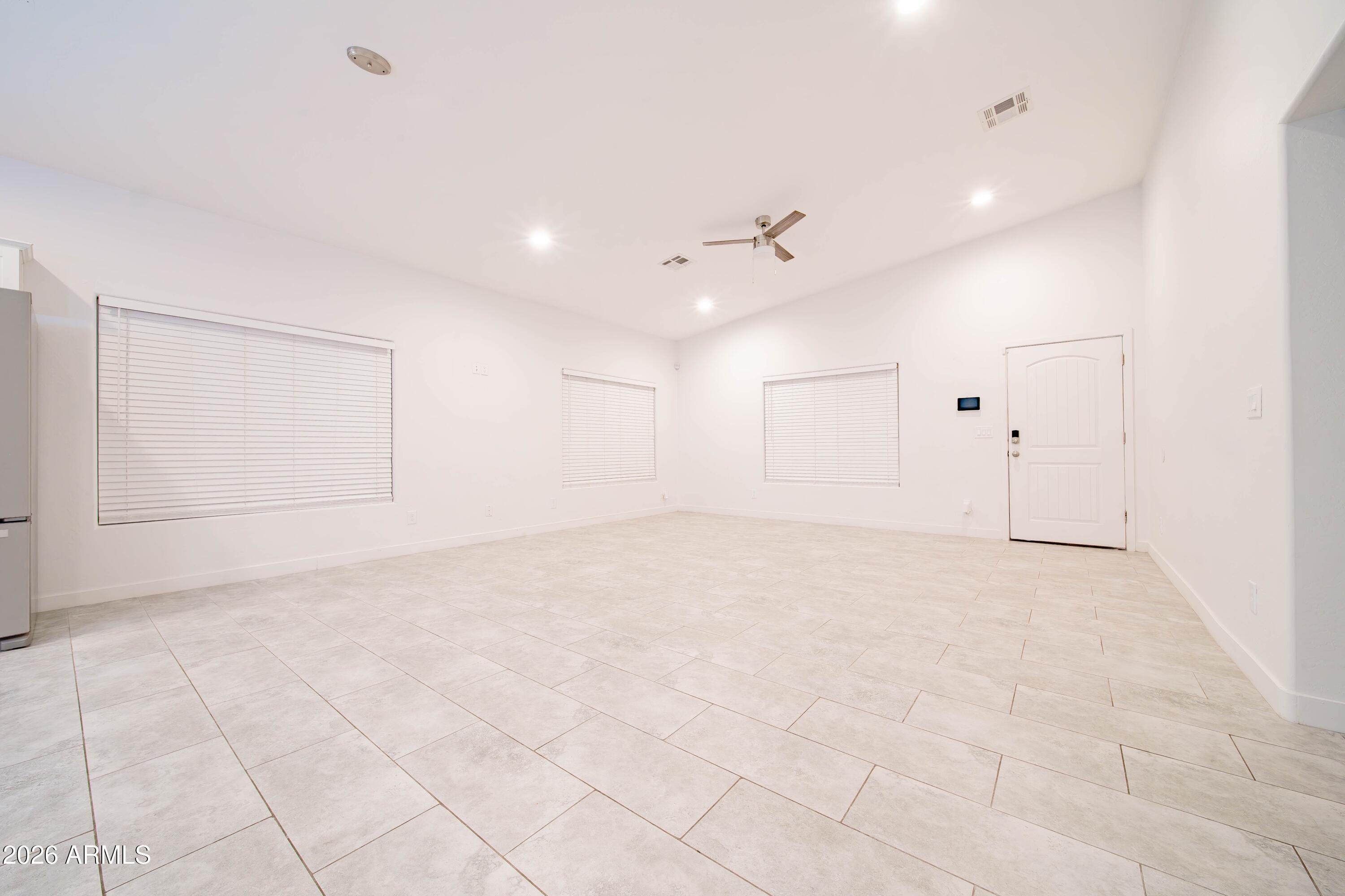 21721 W LAURA Street