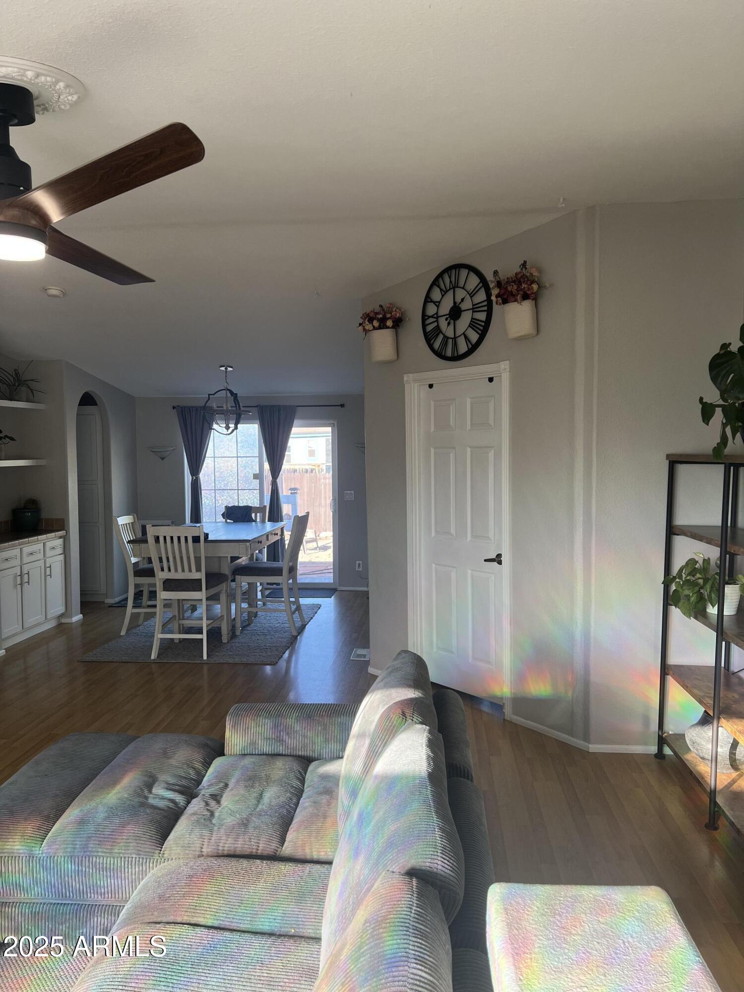 1679 W STEPHEN Drive