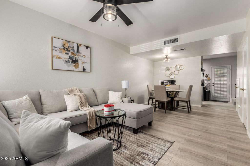 Photo of 7801 N 44th Drive #1025, Glendale, AZ 85301 (MLS # 6924265)