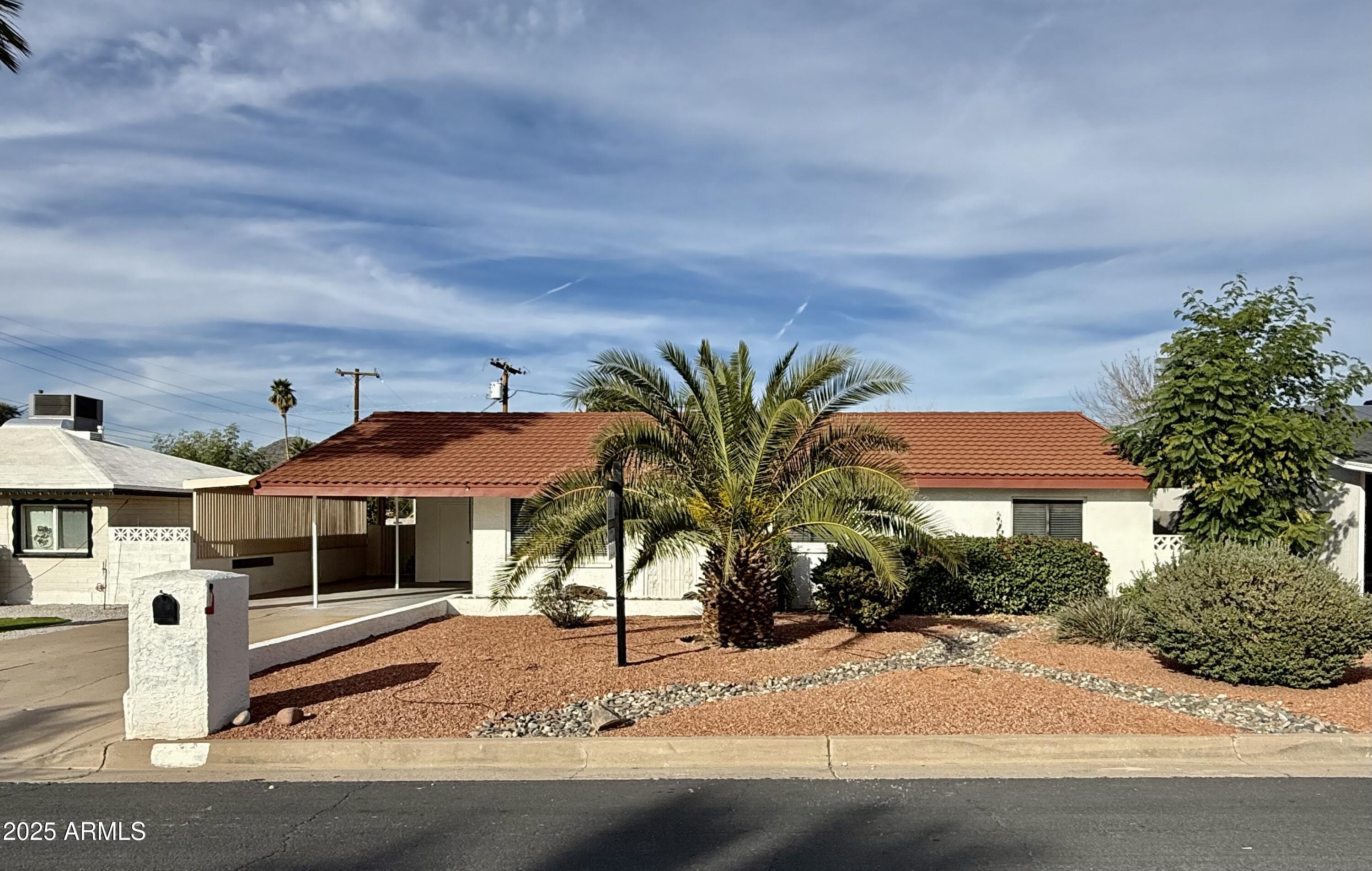 1214 E LAS PALMARITAS Drive