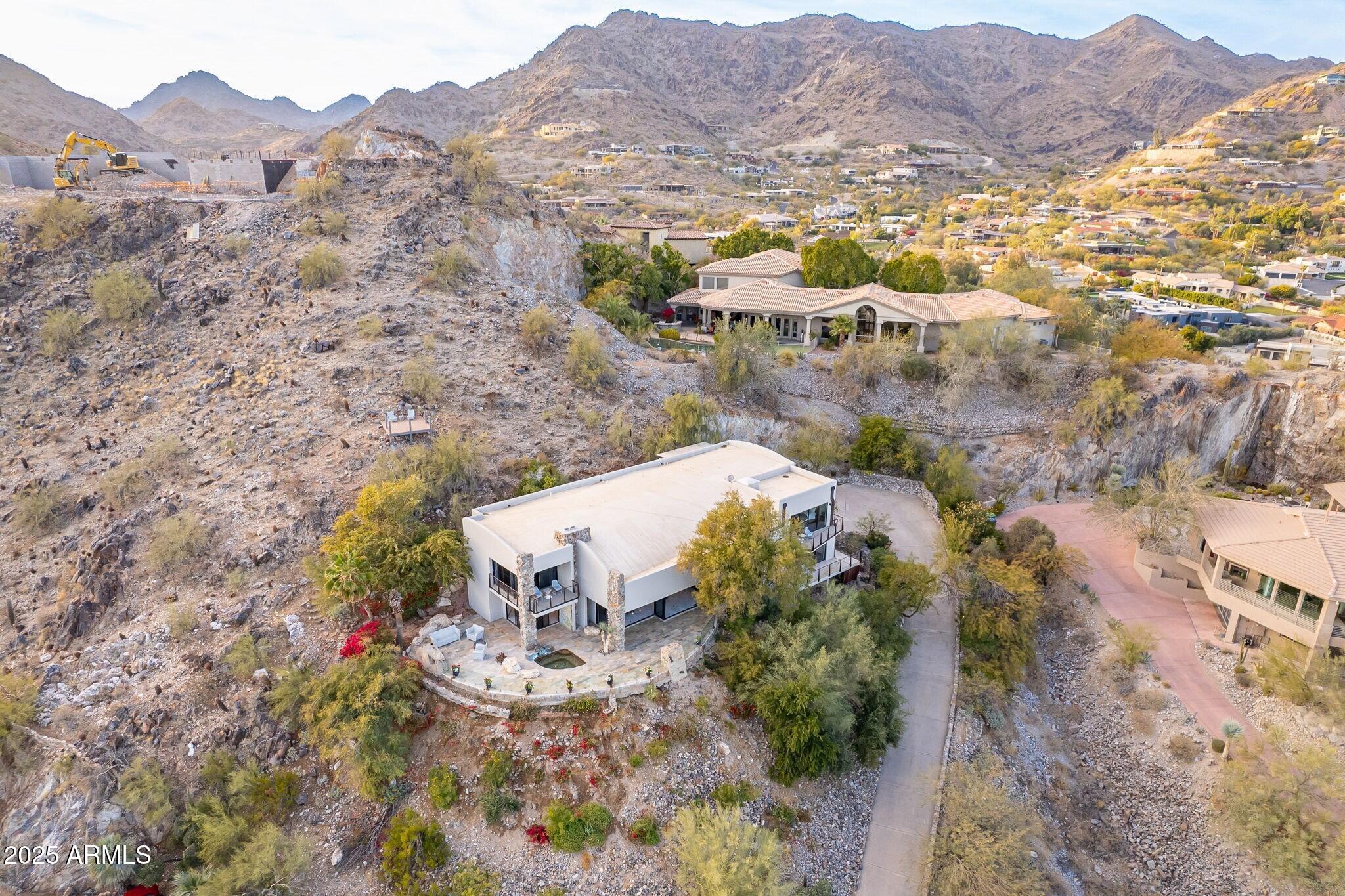 7044 N Hillside Drive