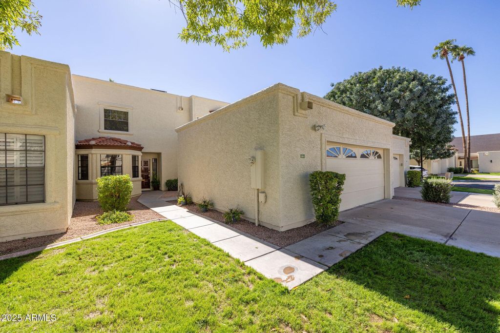 Photo of 1861 E Krista Way, Tempe, AZ 85284 (MLS # 6929037)