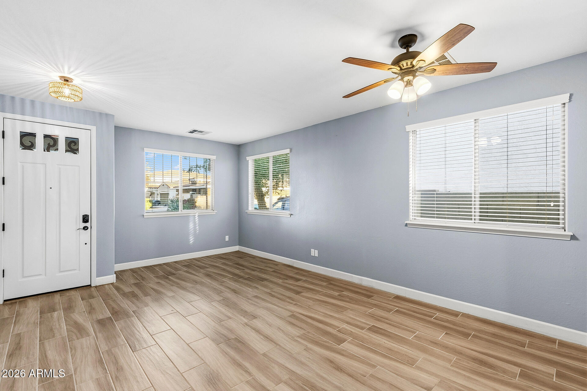 1556 S CHAPARRAL Boulevard