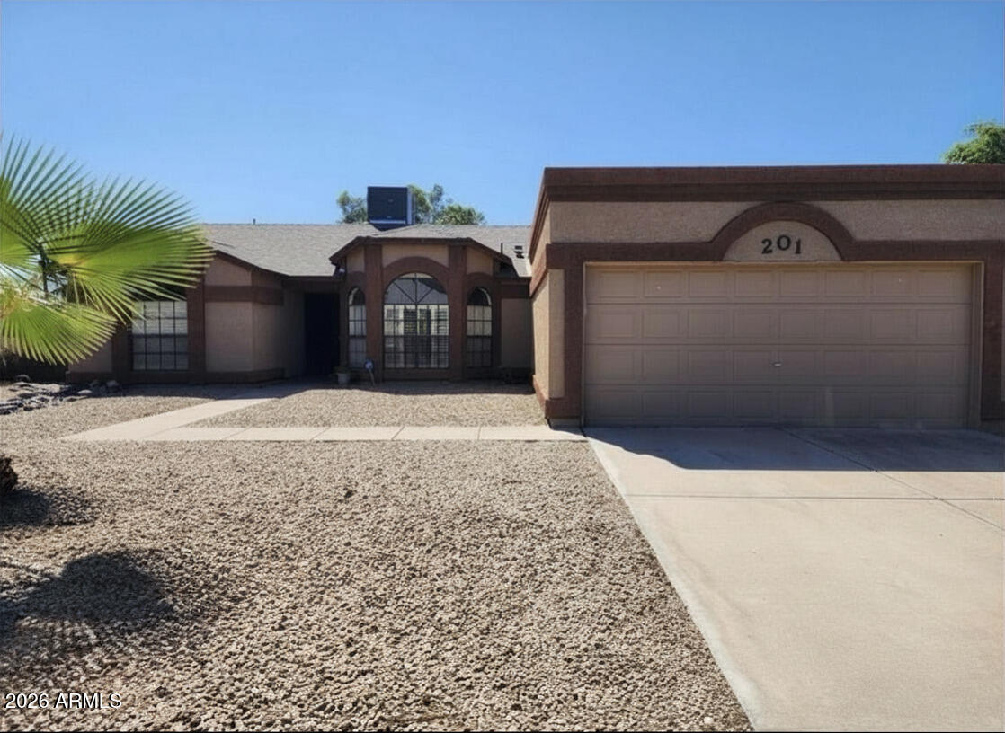 201 W MICHELLE Drive