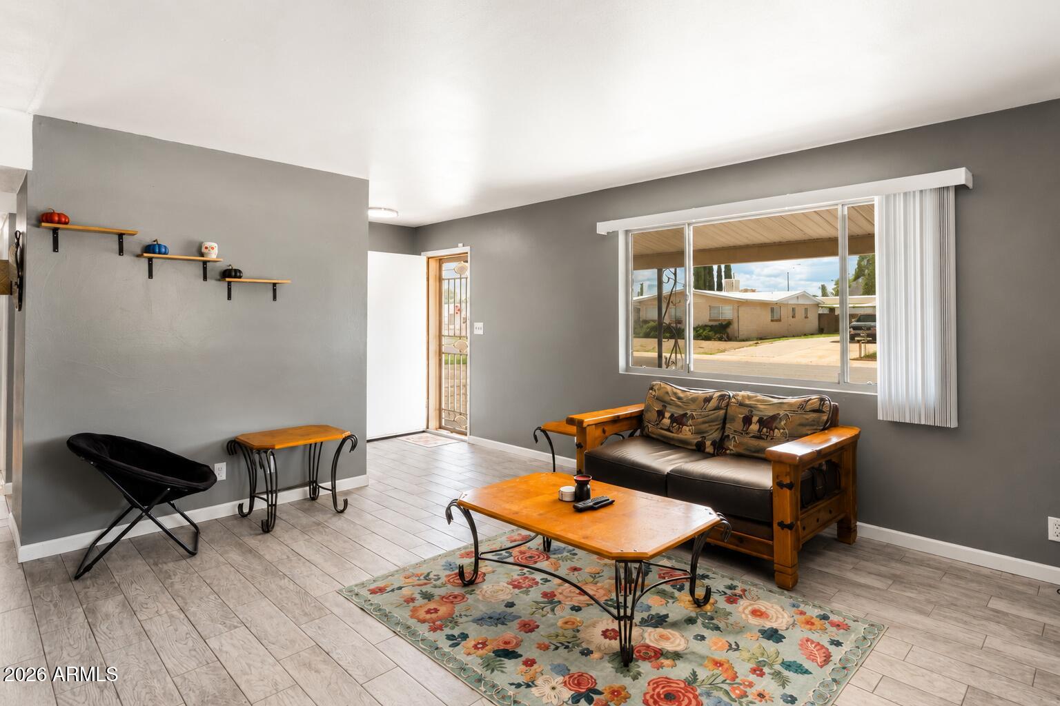 565 EARL Drive