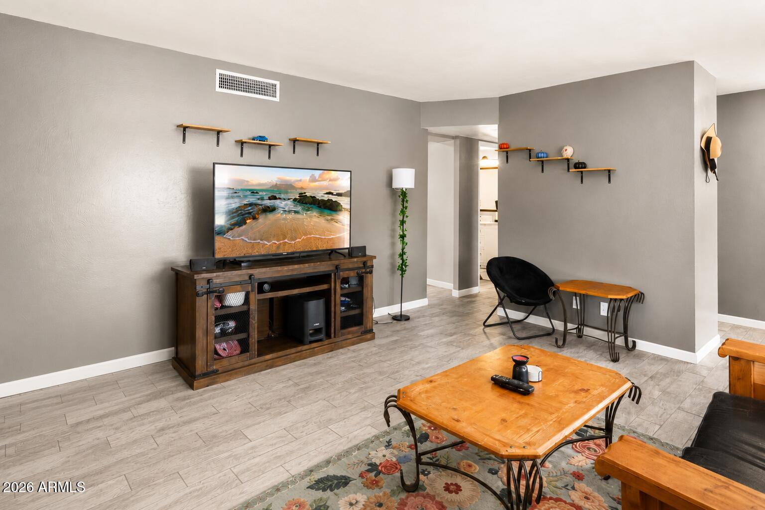 565 EARL Drive