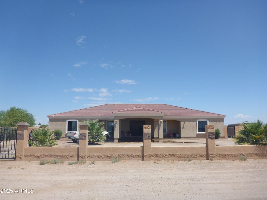 Photo of 39410 W Avalon Drive, Tonopah, AZ 85354 (MLS # 6934048)