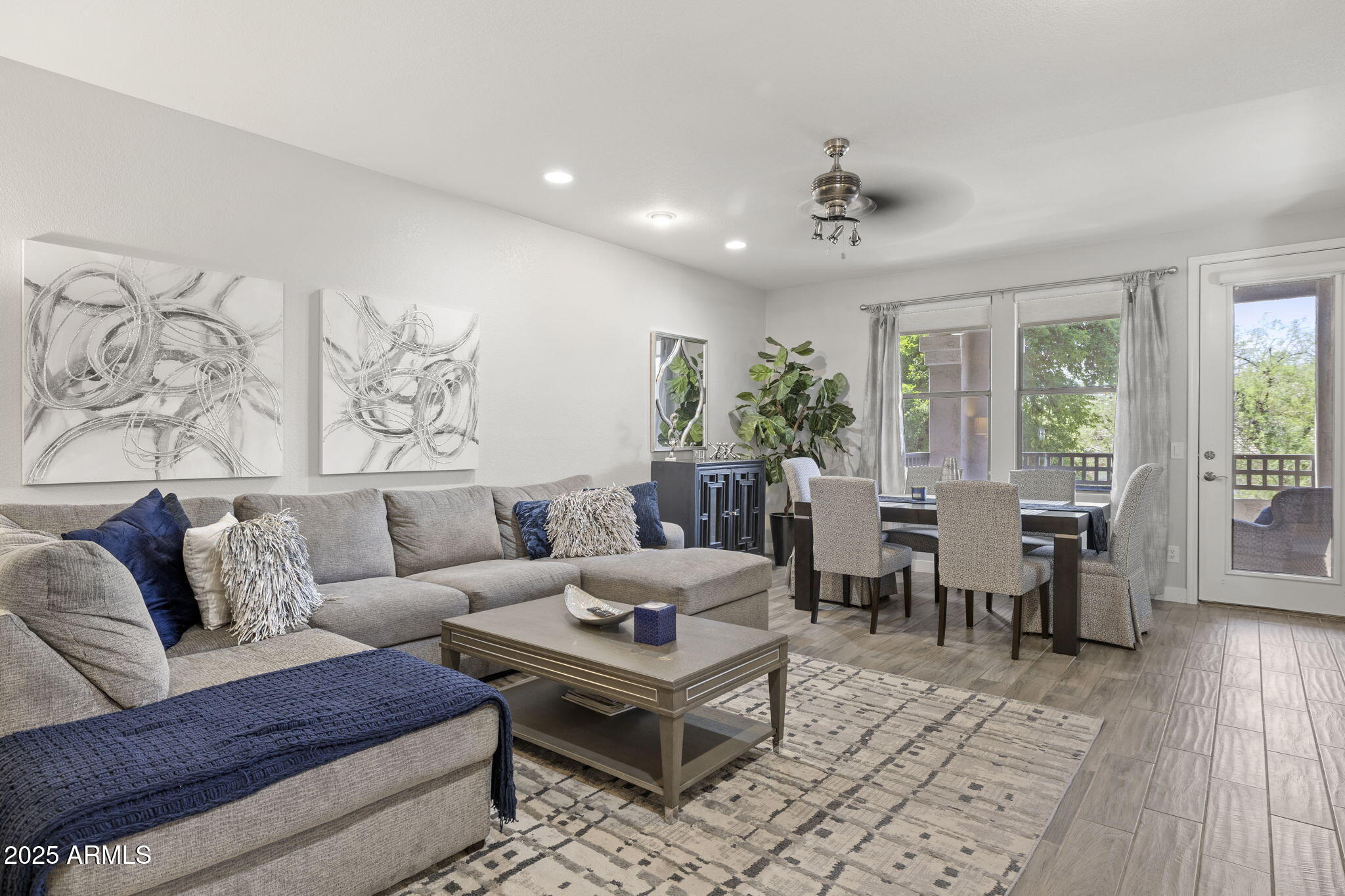 15221 N CLUBGATE Drive 2028