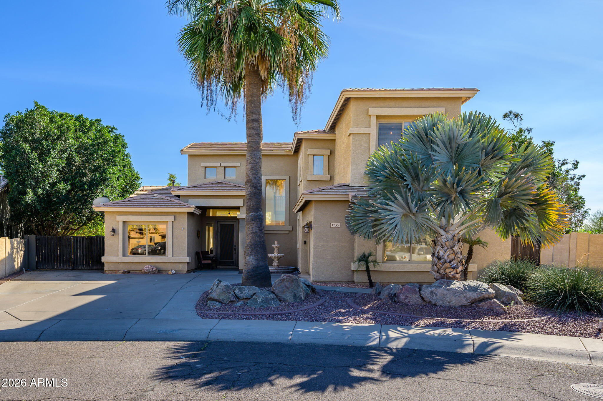 1735 W MORELOS Street