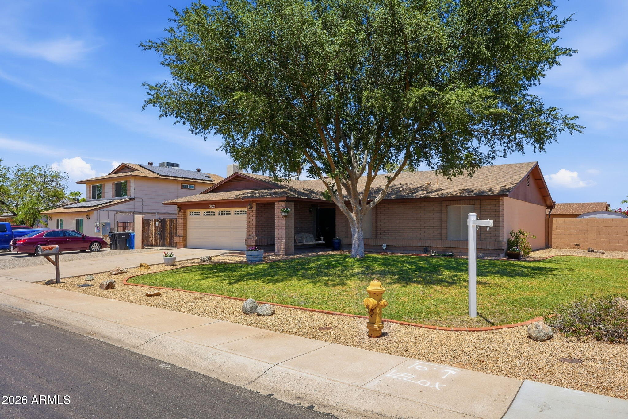 3102 W WALTANN Lane