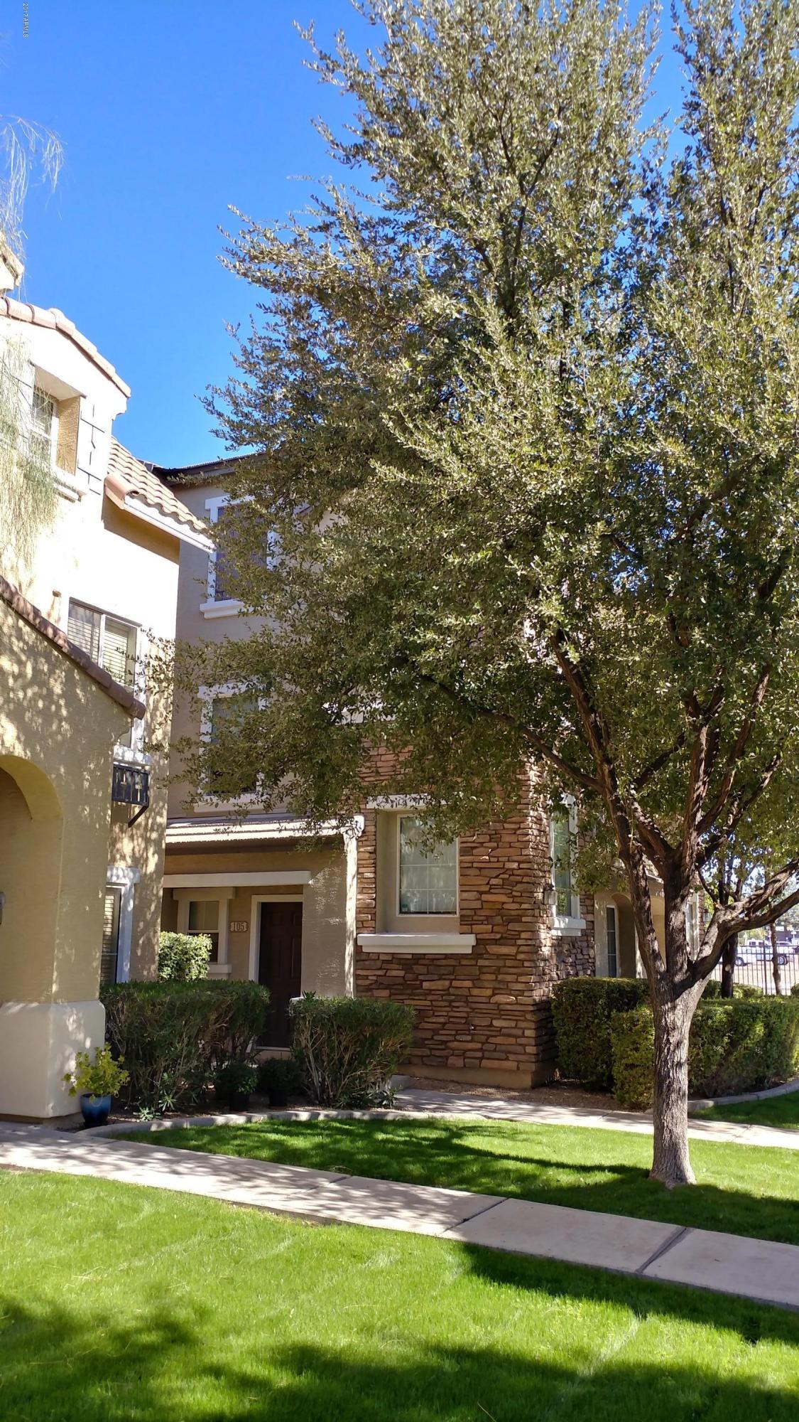 105 W Commerce Court