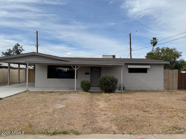 2016 W OREGON Avenue