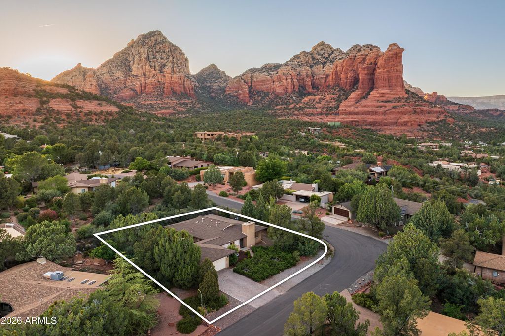 Photo of 400 Flaming Arrow Way, Sedona, AZ 86336 (MLS # 7032410)