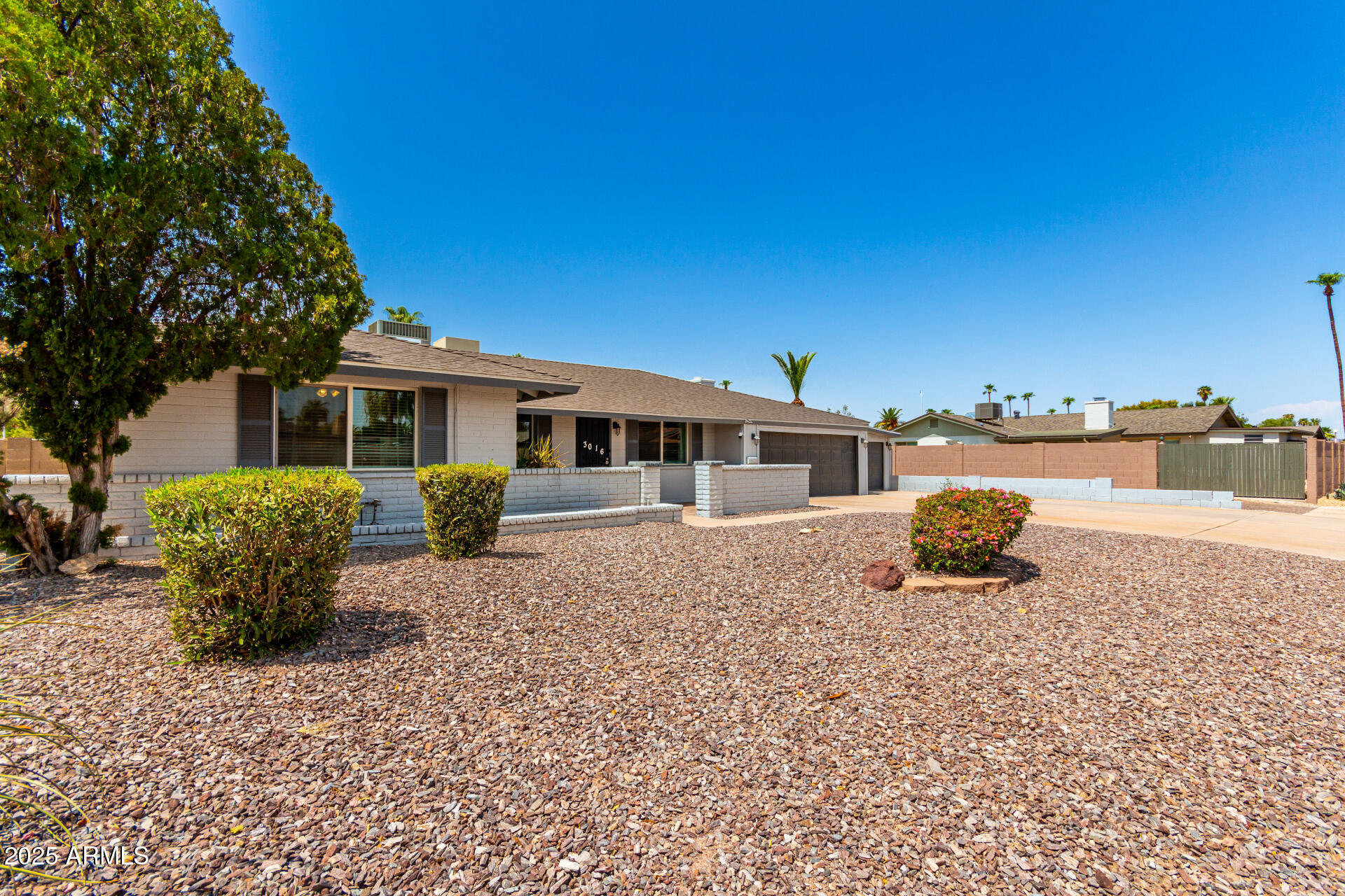 3016 S GEORGE Drive