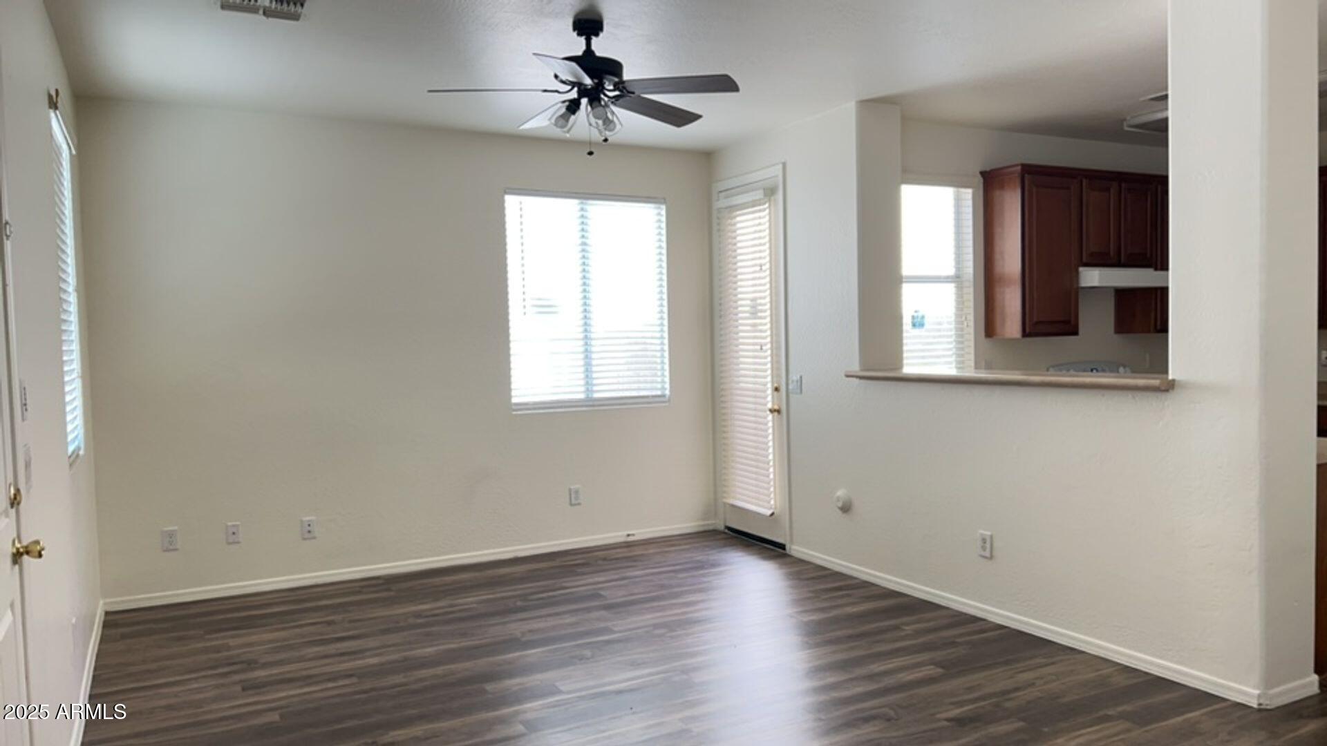 10018 W Winslow Avenue