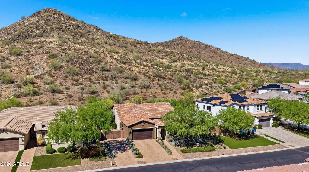 Photo of 2228 E Fallen Leaf Lane, Phoenix, AZ 85024 (MLS # 7001916)