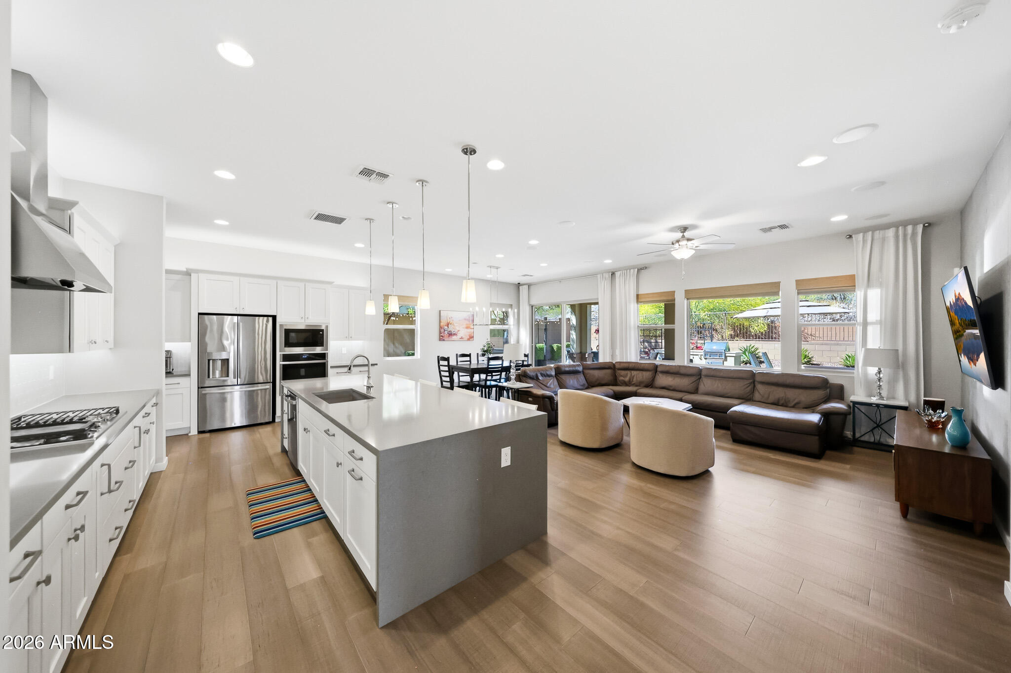 2228 E FALLEN LEAF Lane