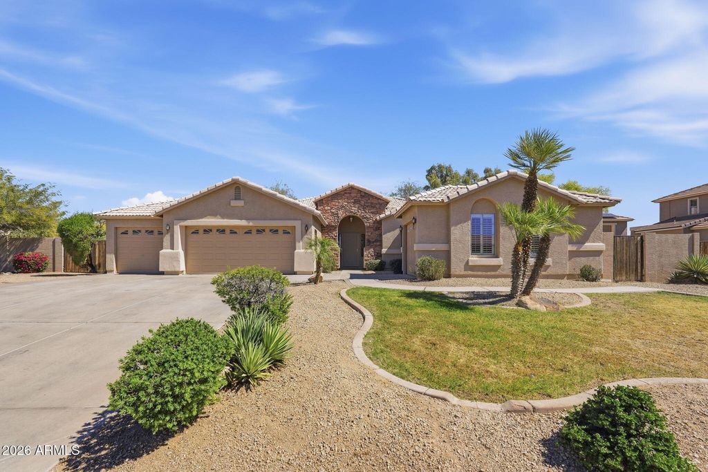 Photo of 5515 N 83rd Drive, Glendale, AZ 85305 (MLS # 6998998)