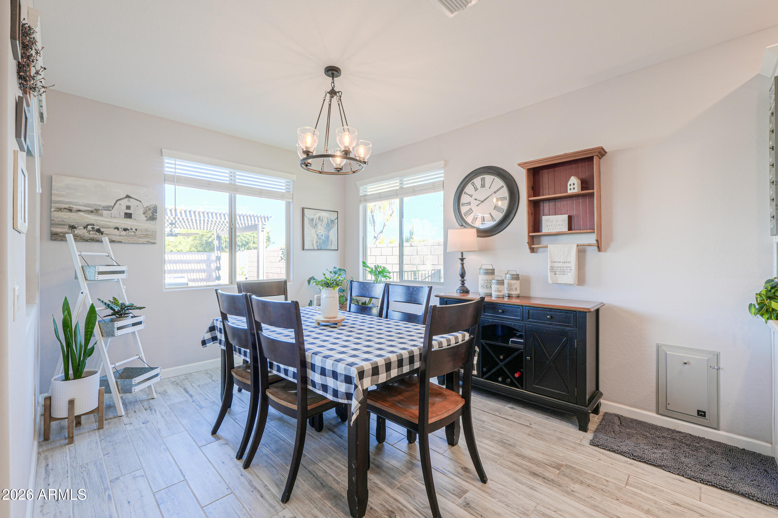 37312 W LEONESSA Avenue