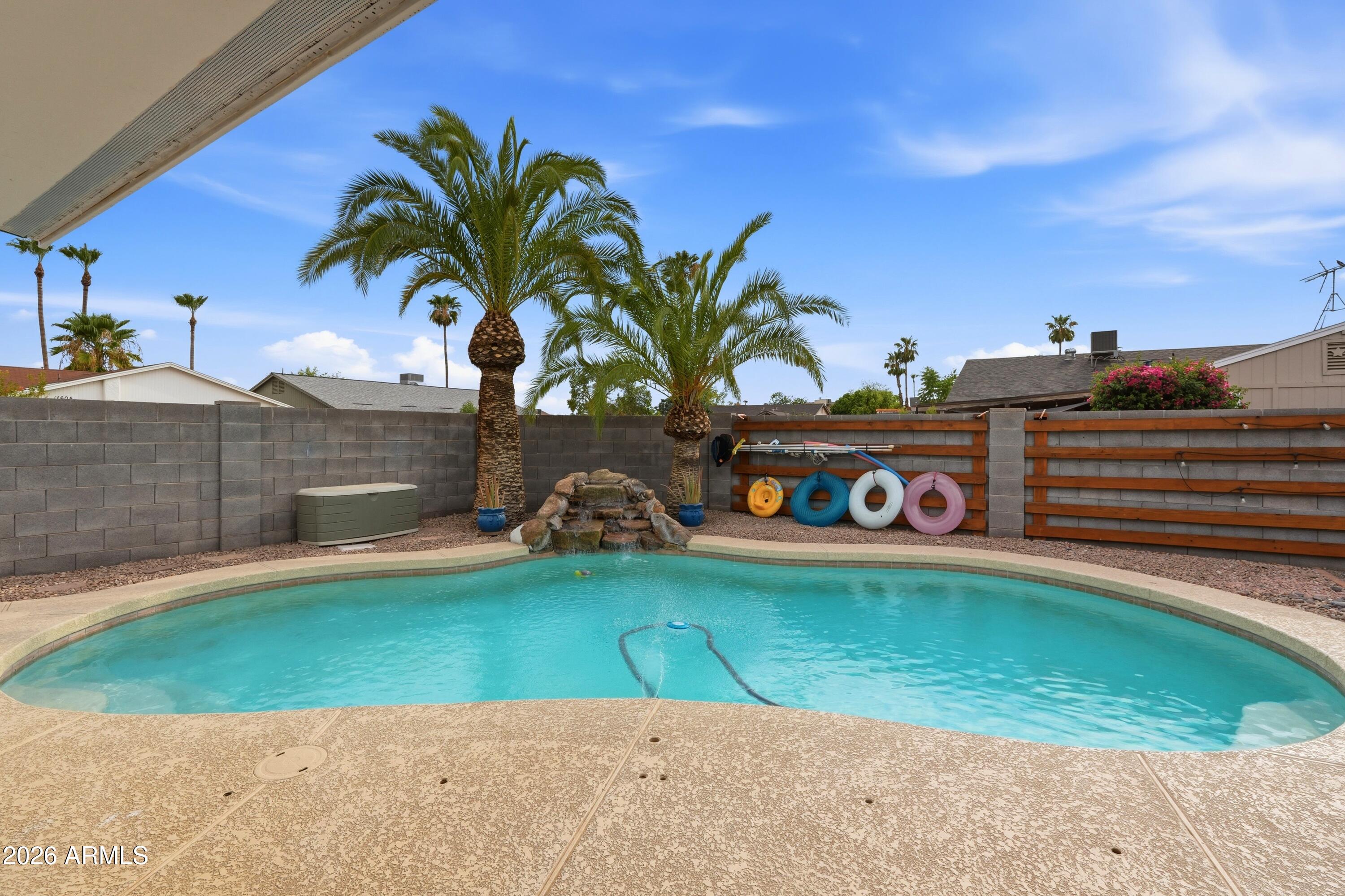 1608 W ALAMO Drive