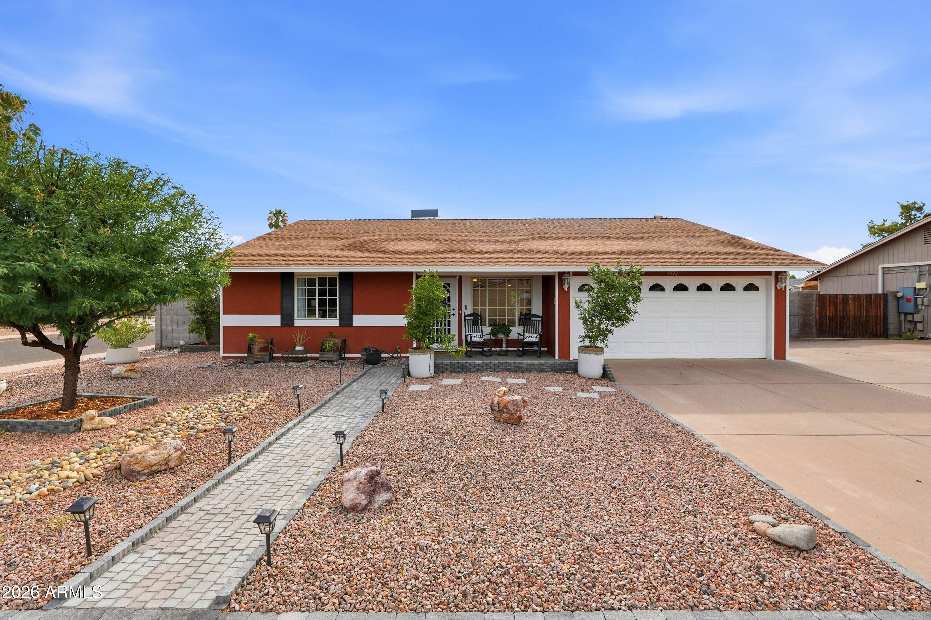 1608 W ALAMO Drive