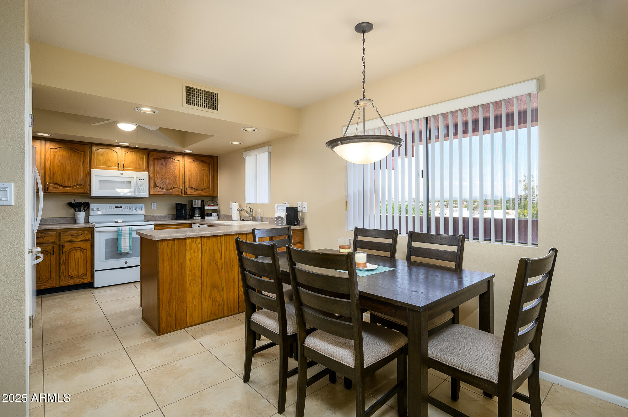 12222 N PARADISE VILLAGE Parkway S 405