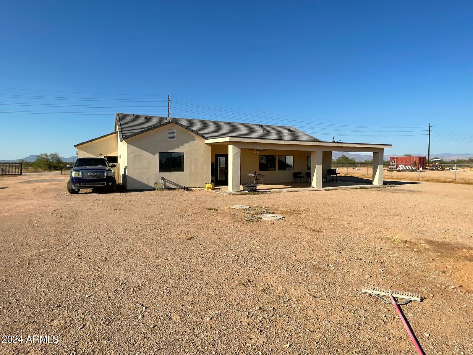 1527 E GERMANN Road