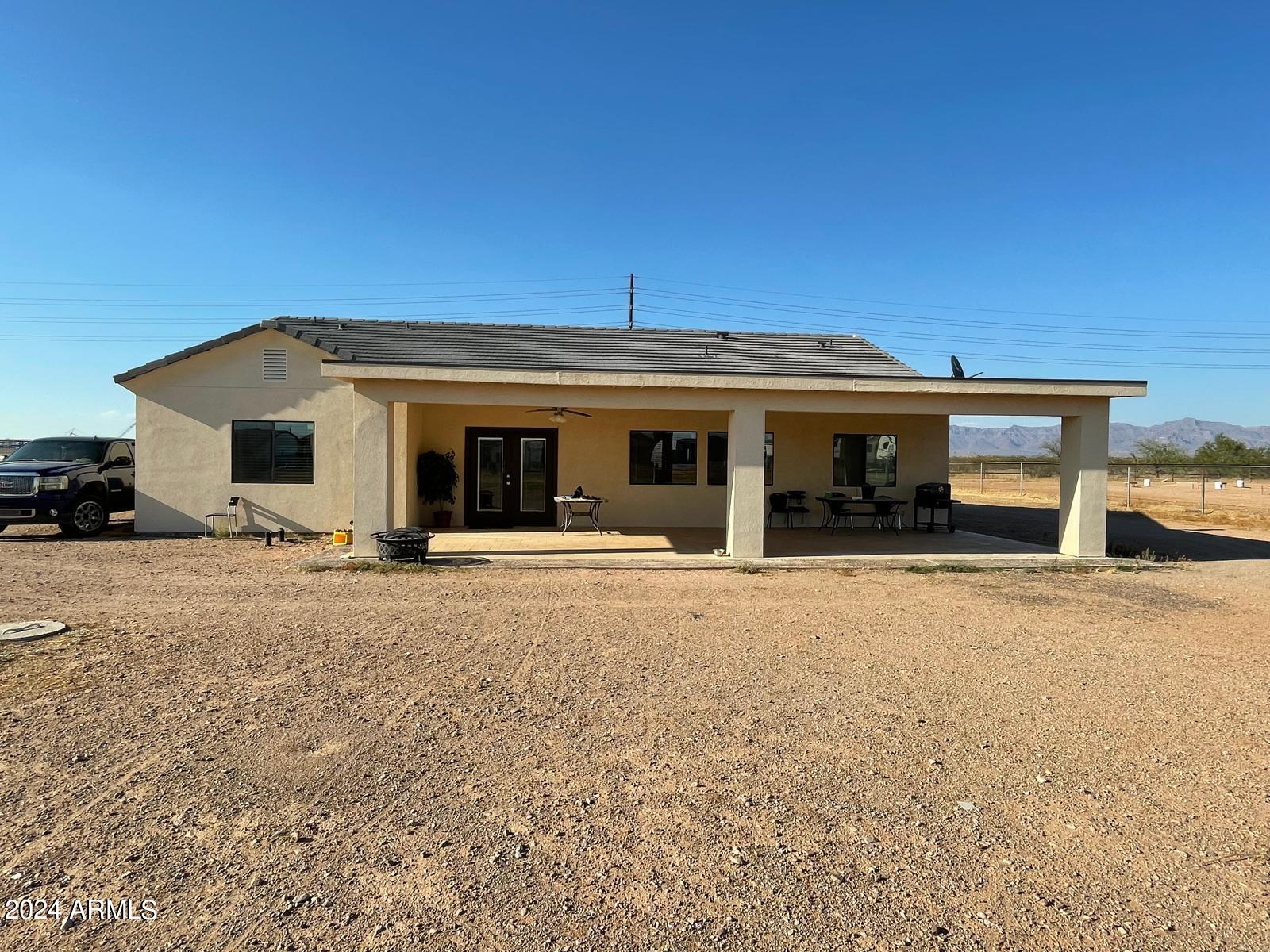 1527 E GERMANN Road