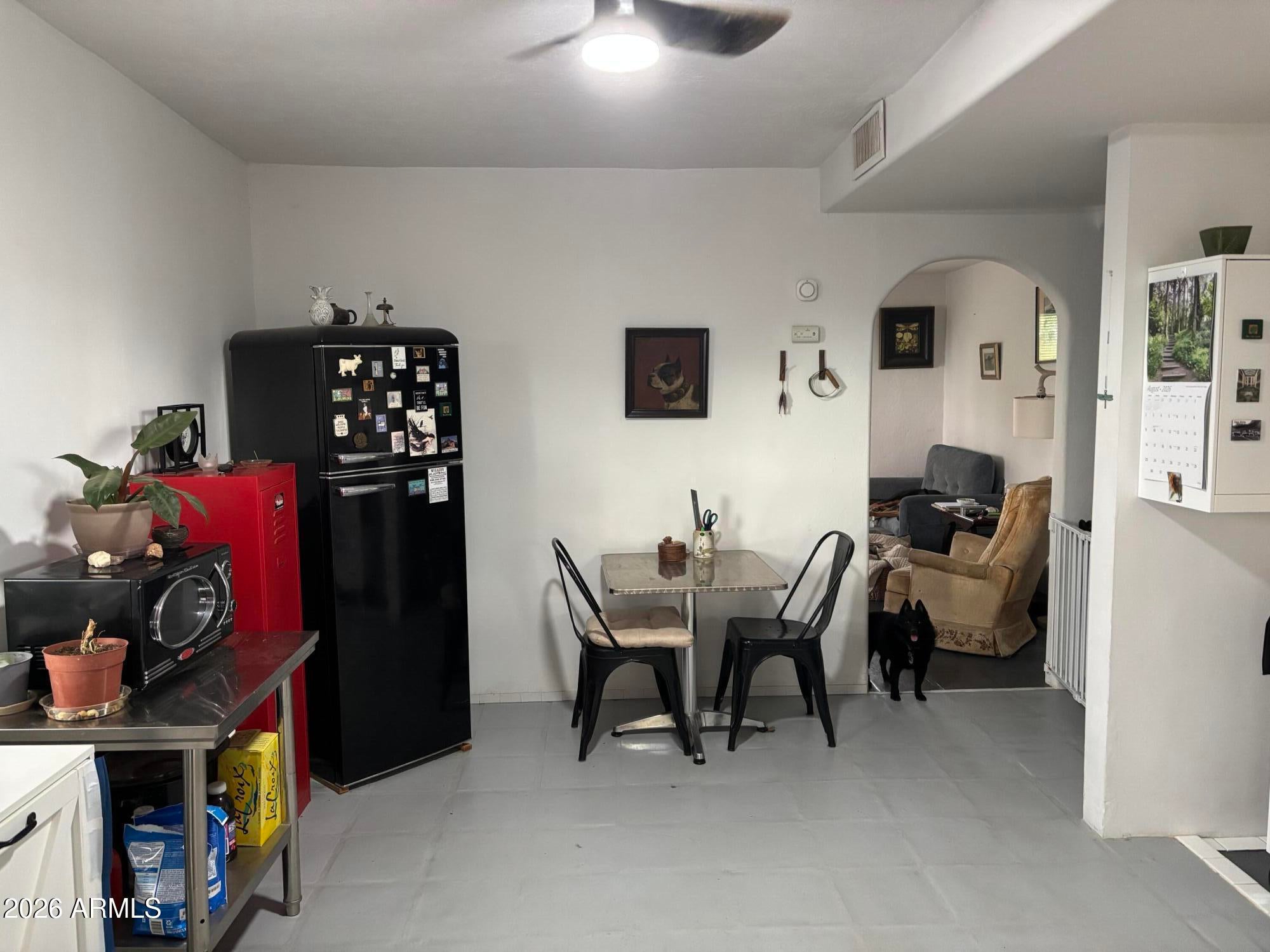 119 E 4TH Street