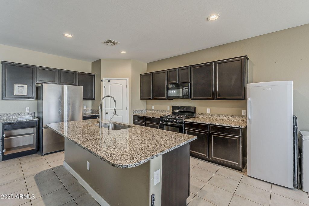 Photo of 30618 W Osborn Road, Buckeye, AZ 85396 (MLS # 6932124)