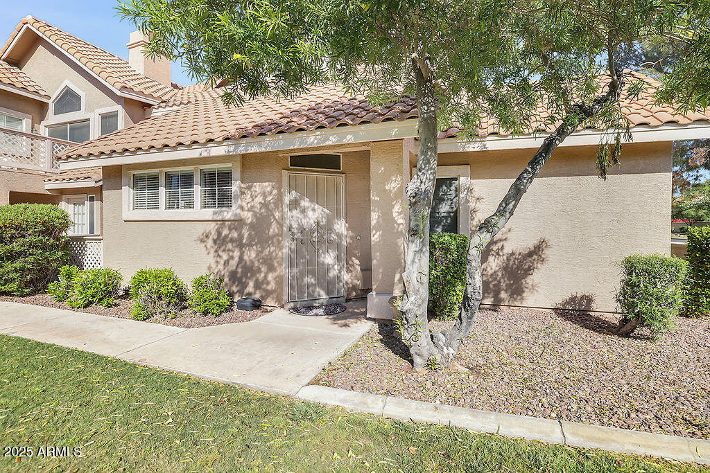 1633 E LAKESIDE Drive 139