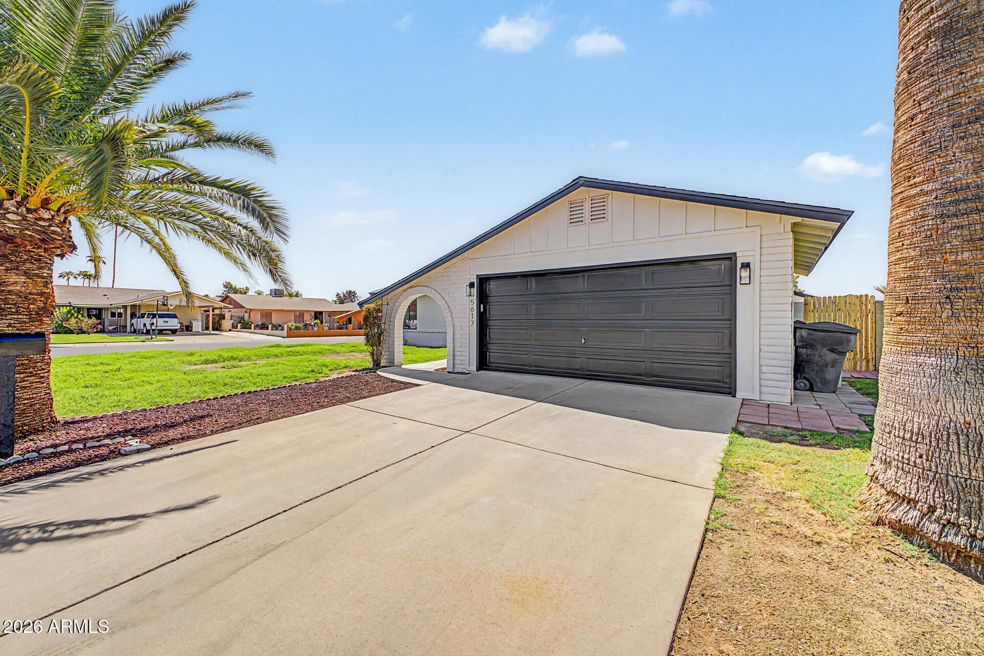 5617 W COCHISE Drive